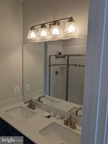 1229 TRENTON PL SE, Washington, DC 20032