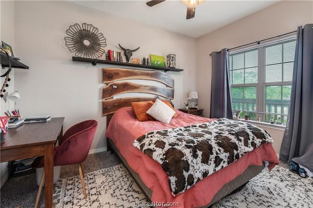 411 Ash, College Station, TX 77840