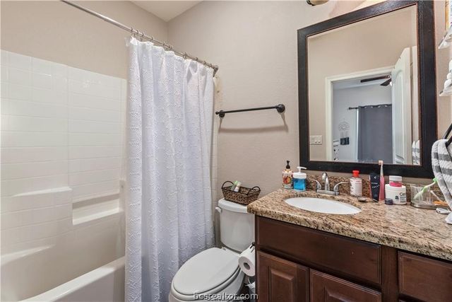 411 Ash, College Station, TX 77840