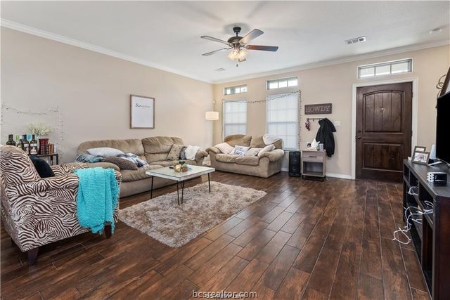 411 Ash, College Station, TX 77840