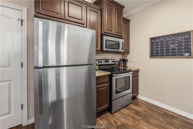 411 Ash, College Station, TX 77840