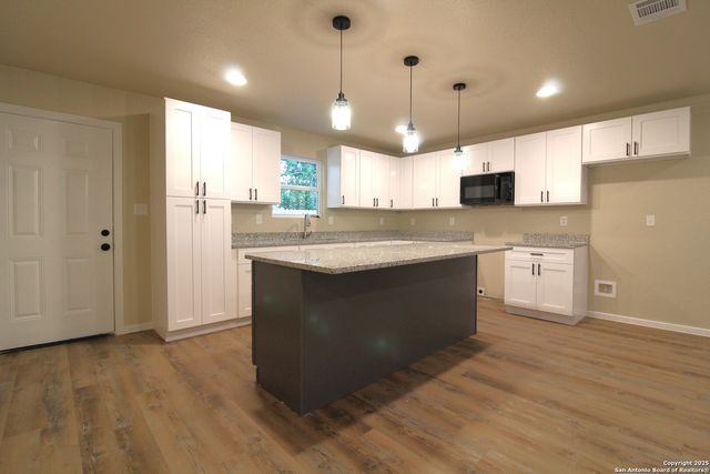 138 c, San Antonio, TX 78207