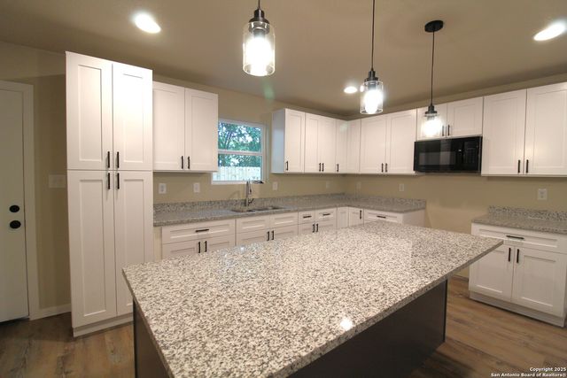 138 c, San Antonio, TX 78207