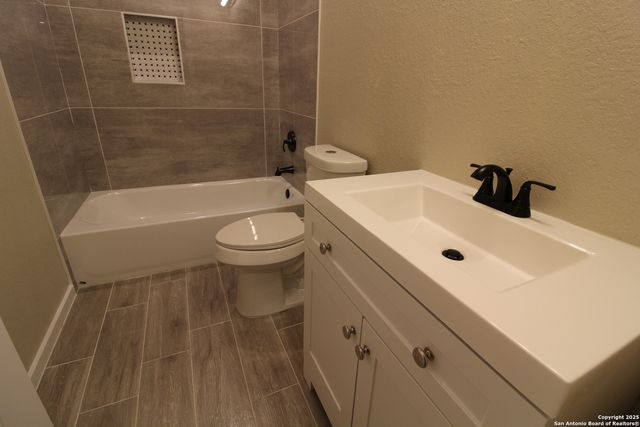 138 c, San Antonio, TX 78207