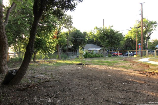 138 c, San Antonio, TX 78207
