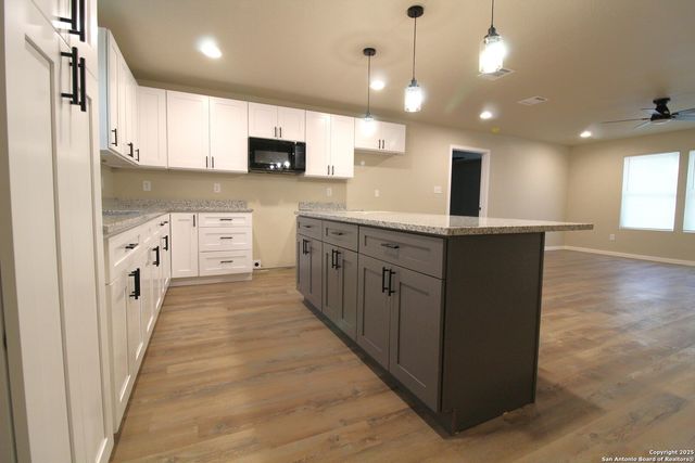 138 c, San Antonio, TX 78207