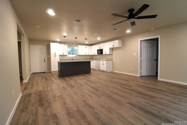 138 c, San Antonio, TX 78207