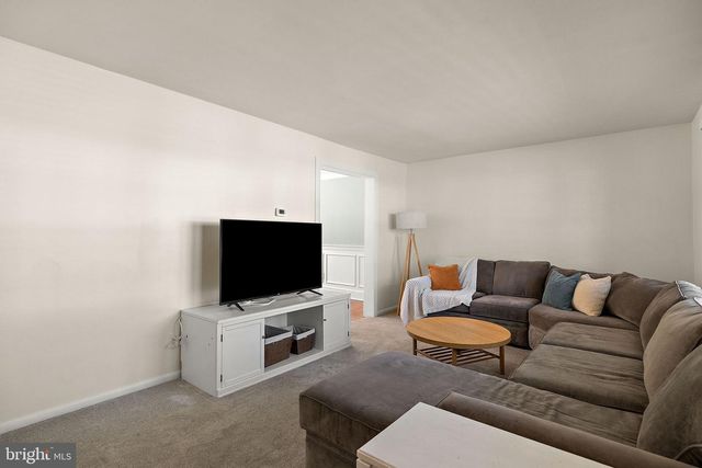 13 N WYNWYD DR, Newark, DE 19711