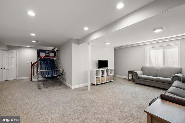 13 N WYNWYD DR, Newark, DE 19711