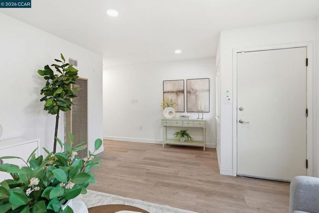 3720 Midvale Ave, Oakland, CA 94602