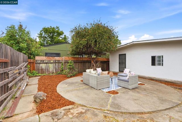 3720 Midvale Ave, Oakland, CA 94602