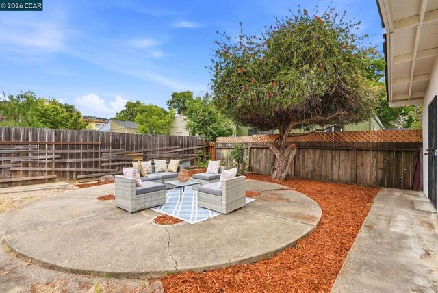 3720 Midvale Ave, Oakland, CA 94602