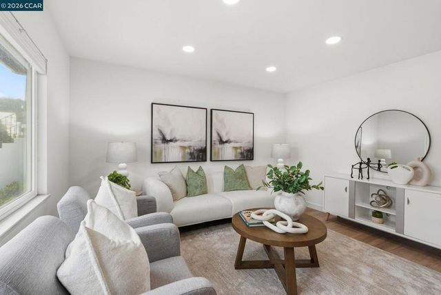 3720 Midvale Ave, Oakland, CA 94602