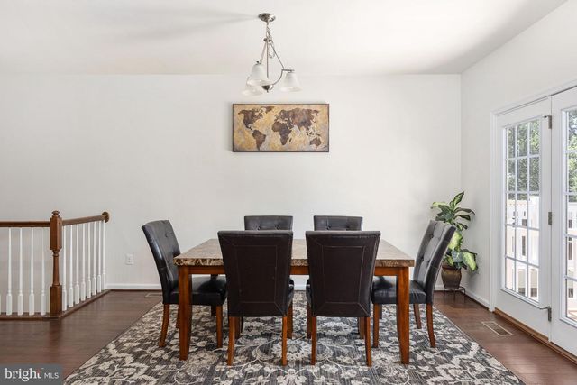 7030 DARBEY KNOLL DR, Gainesville, VA 20155
