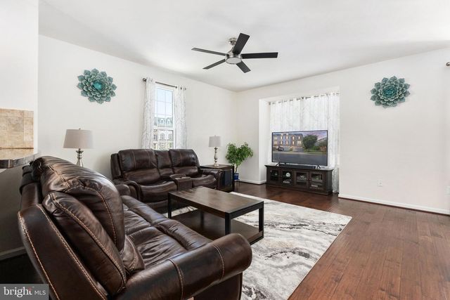 7030 DARBEY KNOLL DR, Gainesville, VA 20155
