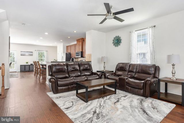 7030 DARBEY KNOLL DR, Gainesville, VA 20155