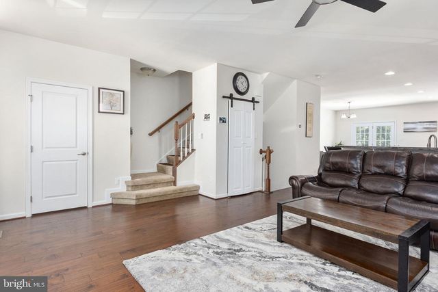 7030 DARBEY KNOLL DR, Gainesville, VA 20155