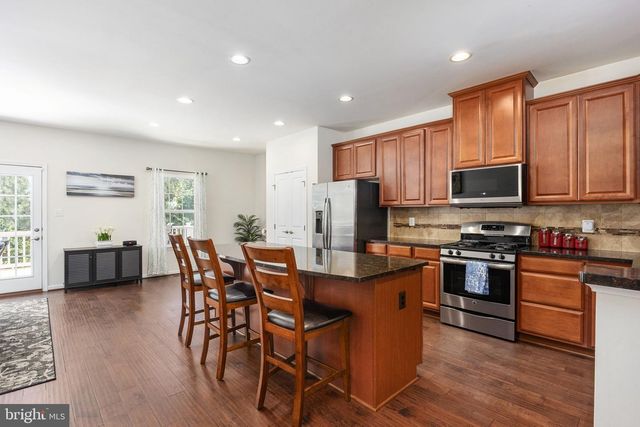 7030 DARBEY KNOLL DR, Gainesville, VA 20155