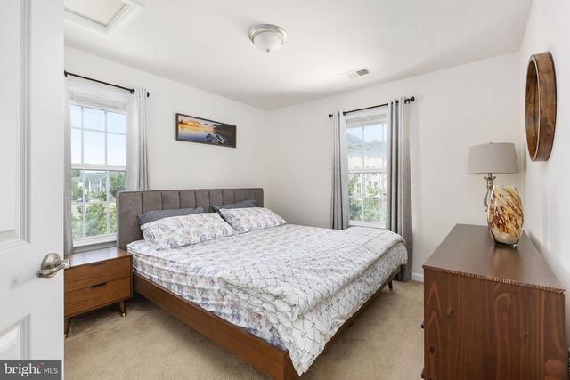 7030 DARBEY KNOLL DR, Gainesville, VA 20155