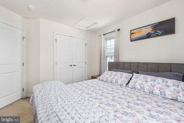 7030 DARBEY KNOLL DR, Gainesville, VA 20155