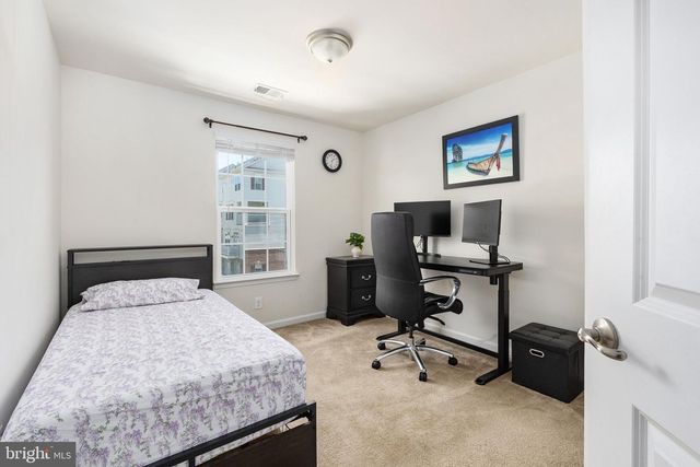 7030 DARBEY KNOLL DR, Gainesville, VA 20155