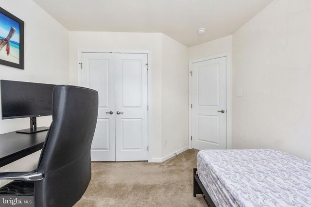 7030 DARBEY KNOLL DR, Gainesville, VA 20155