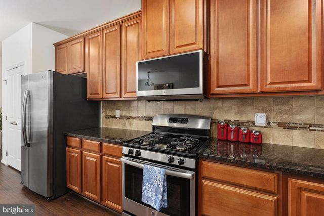 7030 DARBEY KNOLL DR, Gainesville, VA 20155