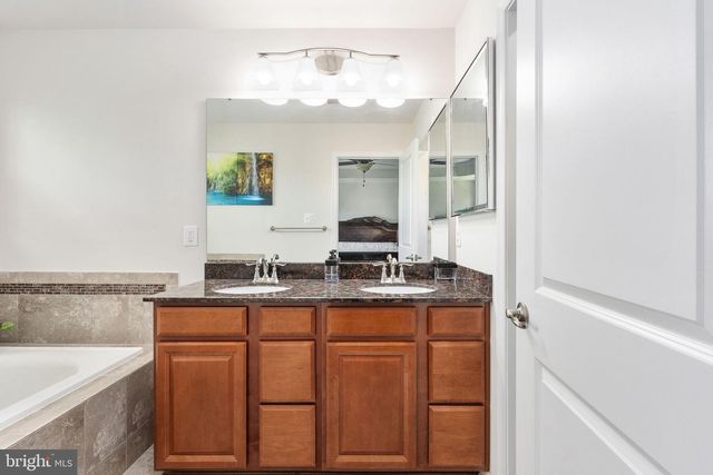 7030 DARBEY KNOLL DR, Gainesville, VA 20155