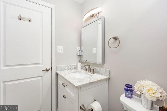 7030 DARBEY KNOLL DR, Gainesville, VA 20155