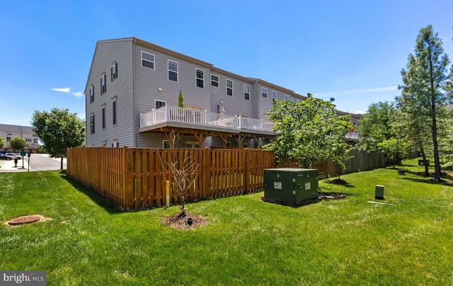 7030 DARBEY KNOLL DR, Gainesville, VA 20155