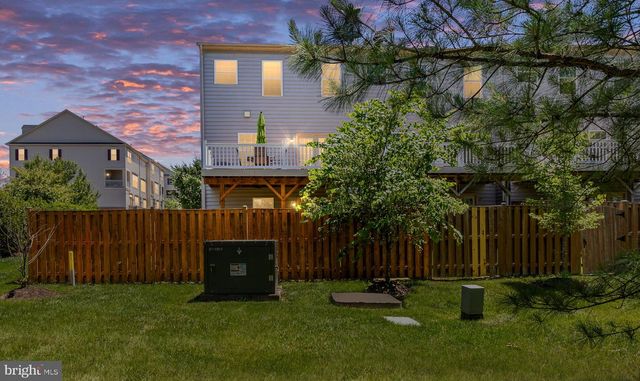 7030 DARBEY KNOLL DR, Gainesville, VA 20155