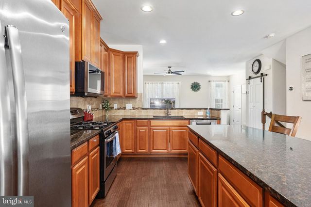 7030 DARBEY KNOLL DR, Gainesville, VA 20155