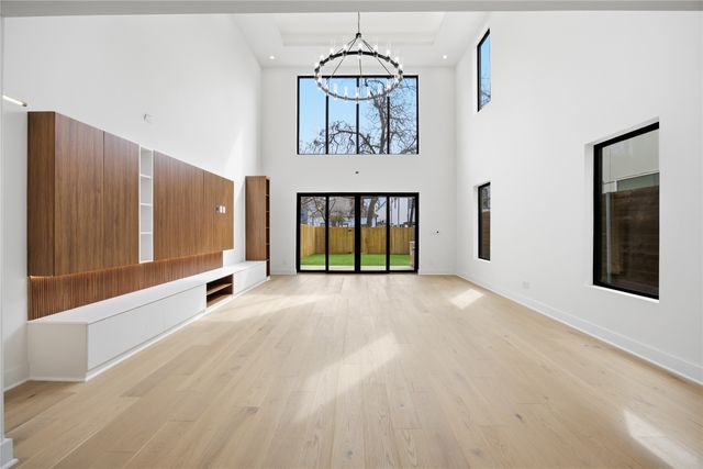 4220 MUNGER Avenue, Dallas, TX 75204