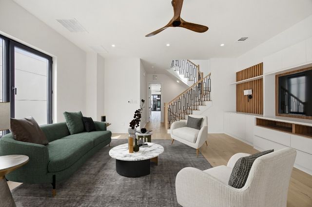 4220 MUNGER Avenue, Dallas, TX 75204