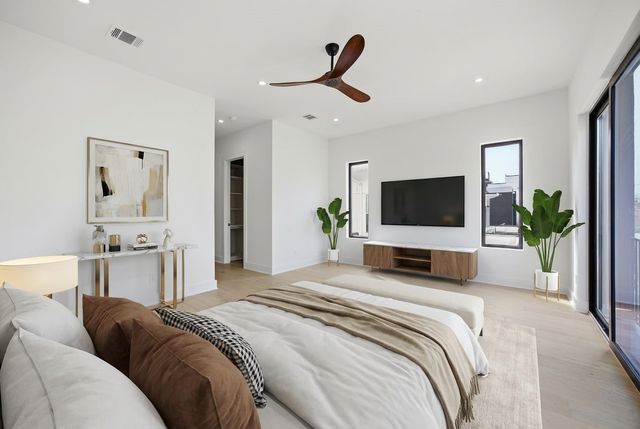 4220 MUNGER Avenue, Dallas, TX 75204