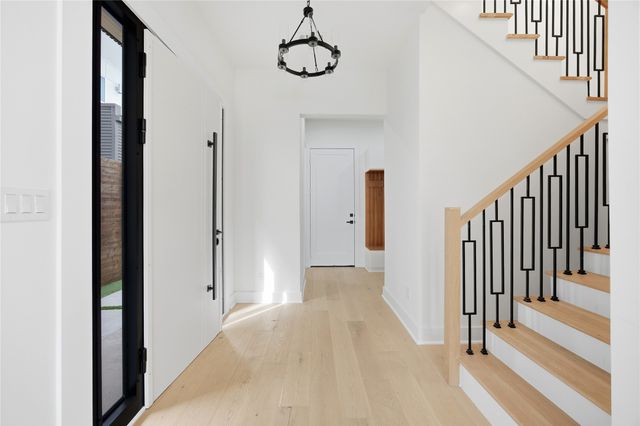 4220 MUNGER Avenue, Dallas, TX 75204