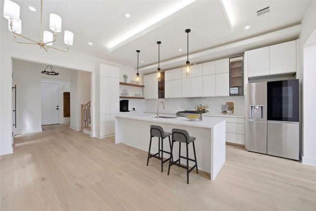 4220 MUNGER Avenue, Dallas, TX 75204