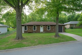 114 South Pinewood Avenue, Republic, MO 65738
