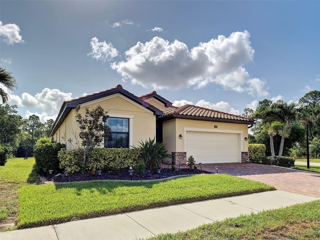 12390 CINQUETERRE DRIVE, Venice, FL 34293