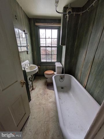 205 E EVERGREEN AVE, Philadelphia, PA 19118