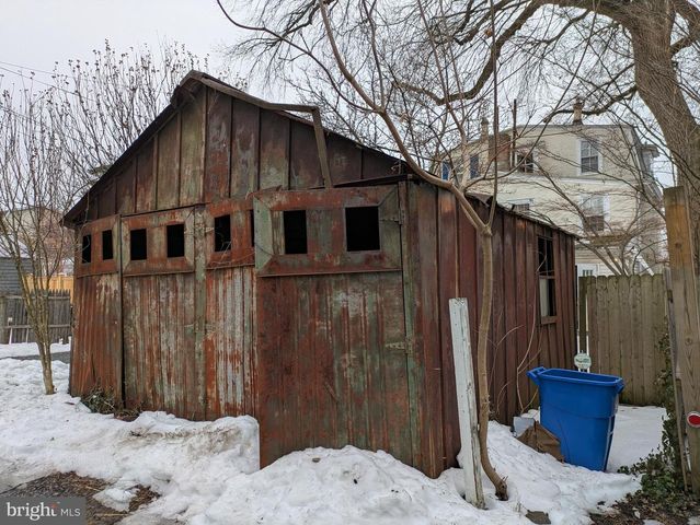 205 E EVERGREEN AVE, Philadelphia, PA 19118