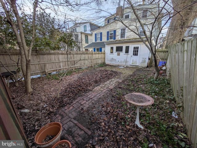 205 E EVERGREEN AVE, Philadelphia, PA 19118