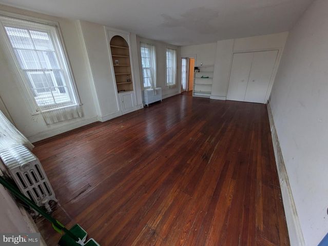 205 E EVERGREEN AVE, Philadelphia, PA 19118