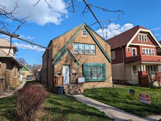 2944 N 48th STREET, Milwaukee, WI 53210