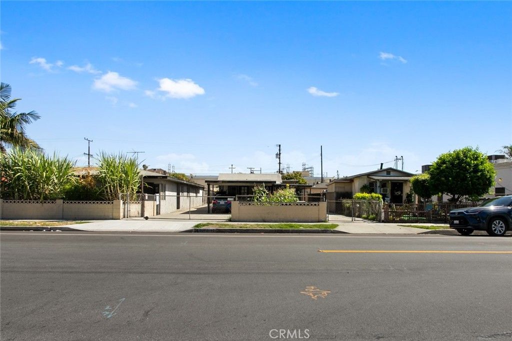 6882 Jaboneria, Bell Gardens, CA 90201 — photo 2