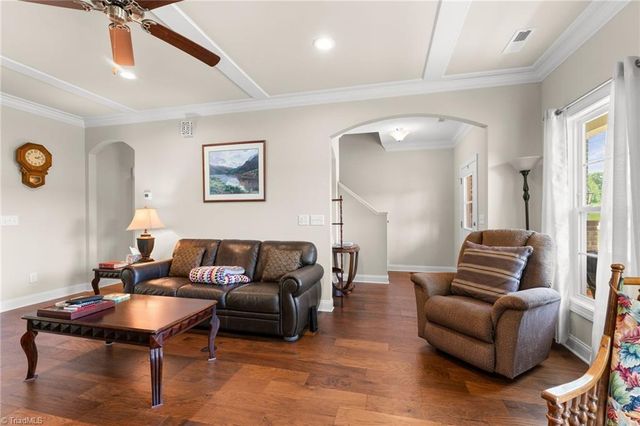 1523 Chickasha Drive, Pfafftown, NC 27040