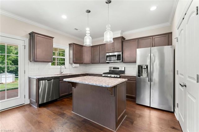 1523 Chickasha Drive, Pfafftown, NC 27040