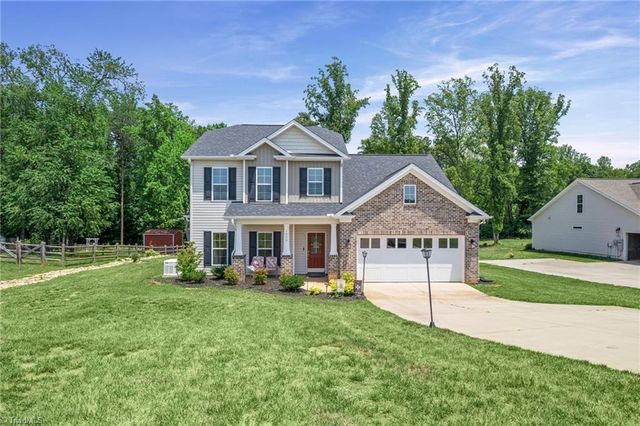 1523 Chickasha Drive, Pfafftown, NC 27040