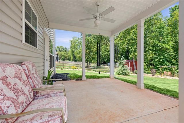 1523 Chickasha Drive, Pfafftown, NC 27040