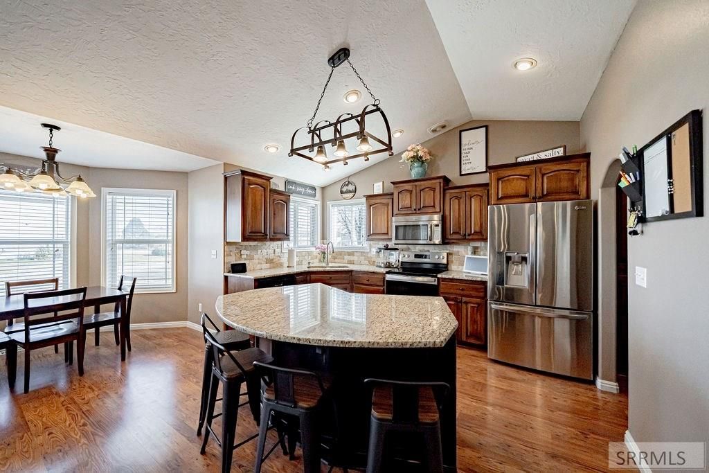 Image 15 of property listing at 965 October Cove, Shelley, ID 83274